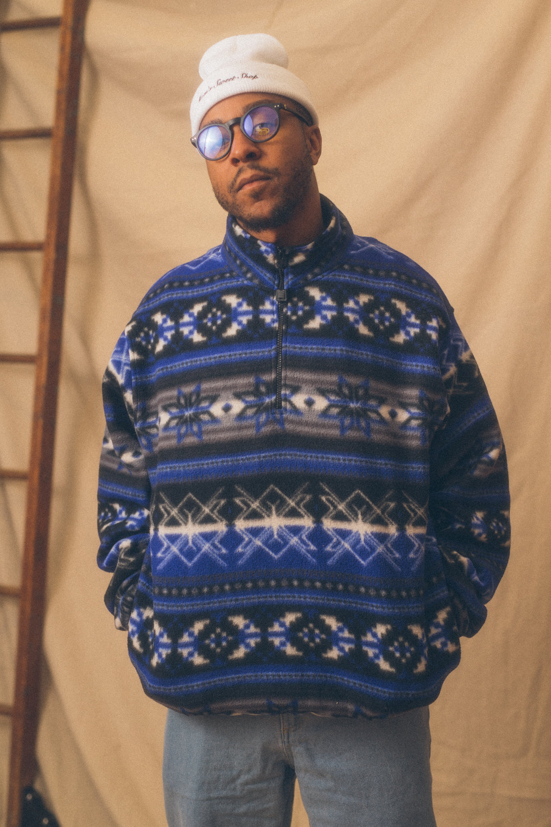 ◇NOTHING WRITTEN◇ Woolly fleece pullover (Dark navy) NOTHING WRITTEN WIDE V-NECK SWEATER - NAVY – Pickings and Parry