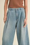 Loose Fit Pleat Detail Denim Pants- Light Wash