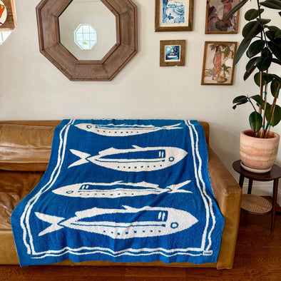 Pacific Row Plush Throw - Swell Blue